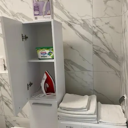 Apartament House *